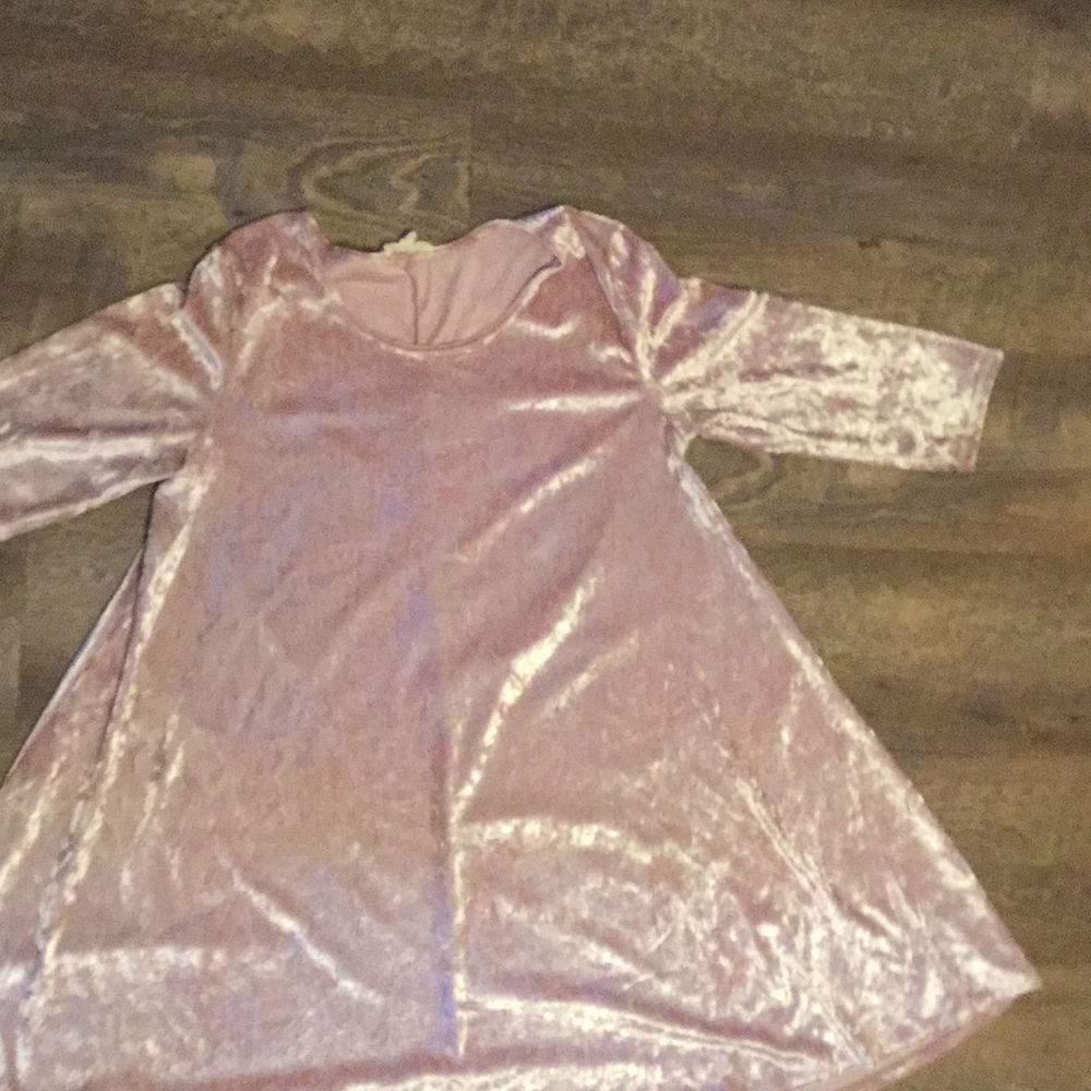 Three quarters sleeves shirts